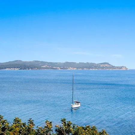 Les Falaises De Fabregas 别墅 *